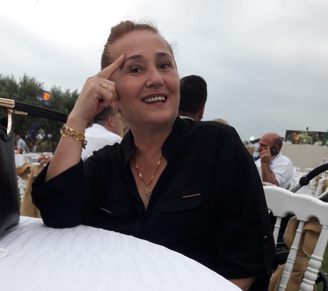 Nagihan Karadere’nin acı günü: Ablası kalp krizi sonucu vefat etti