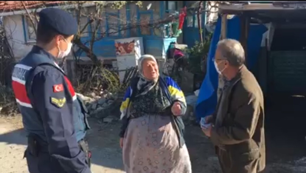 Nallıhan’da Hacer Teyze’den anlamlı destek