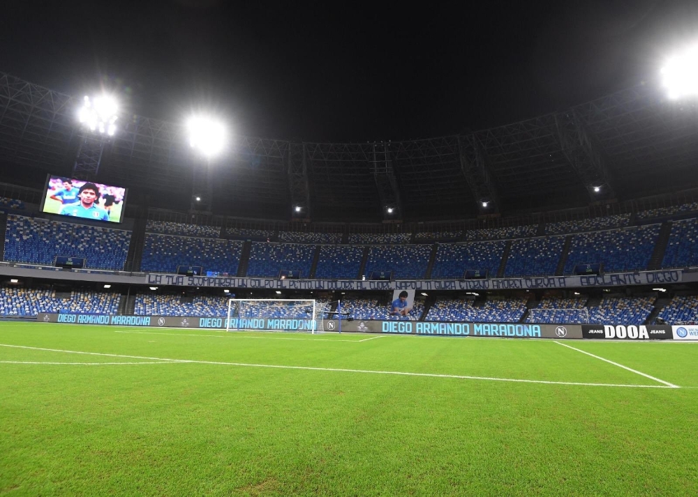 Napoli stadının adı Diego Armando Maradona olarak değiştirildi