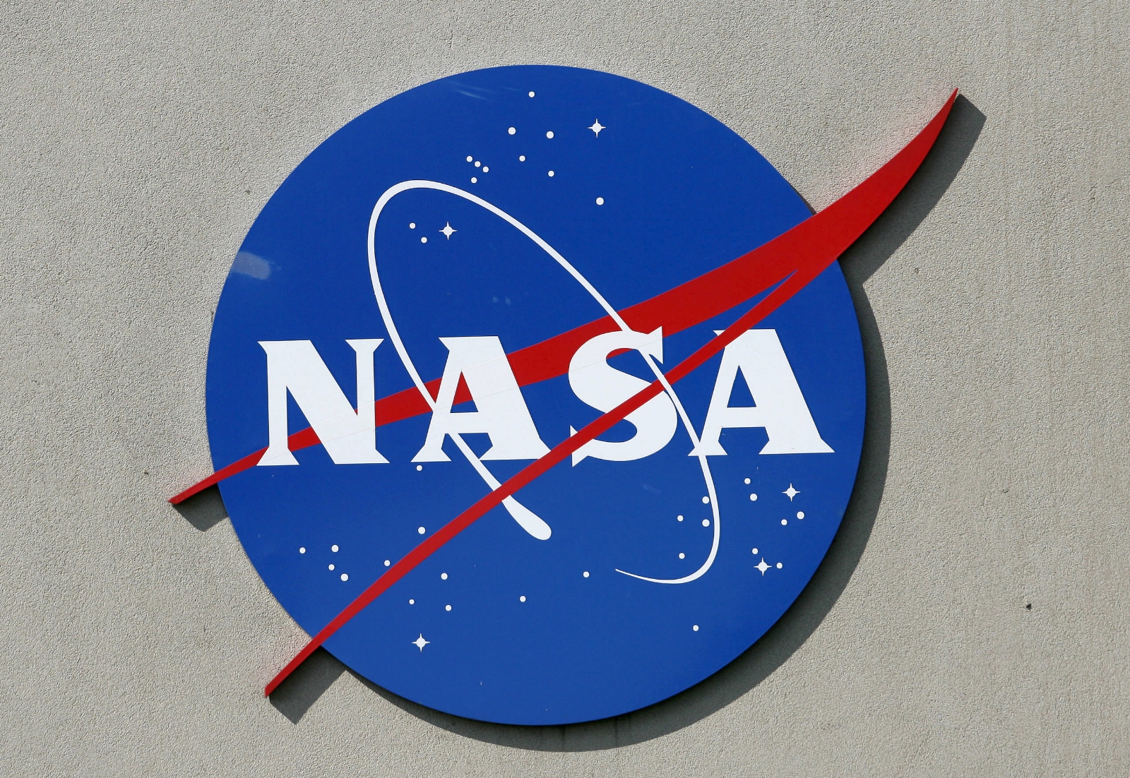 NASA, Ay’a iniş kapsülünün inşası için SpaceX’i seçti
