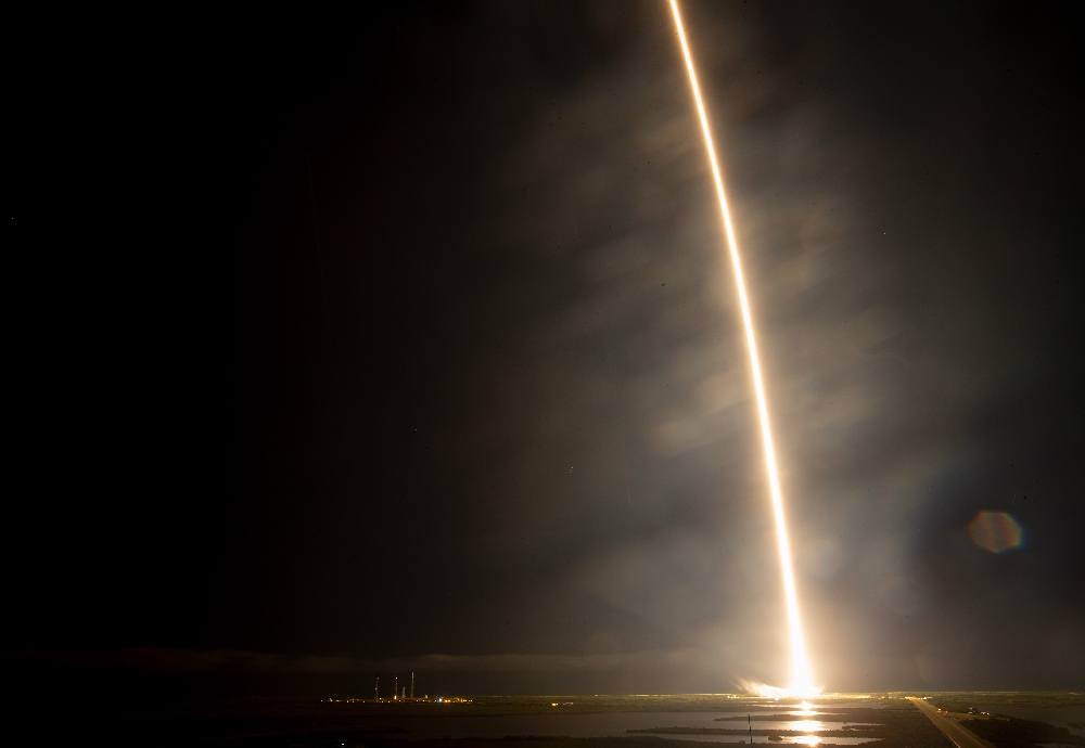 NASA ve SpaceX, 4 astronotu uzaya gönderdi