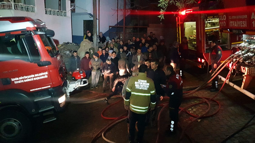 Nazilli’de çıkan yangında 8 ev küle döndü