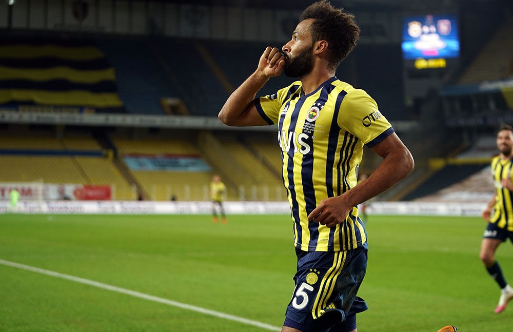 Nazım Sangare ilk golünü attı