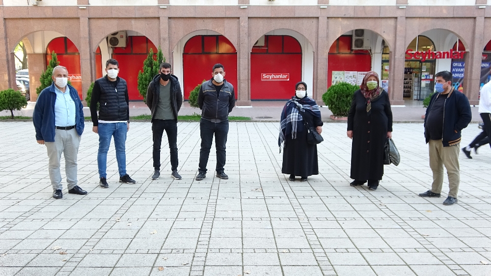 Ne umreye gidebildiler, ne de paralarını alabildiler