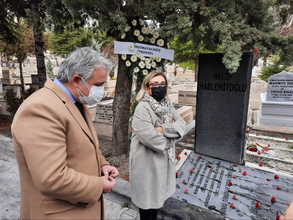 Necip Hablemitoğlu ölümünün 18. yılında mezarı başında anıldı