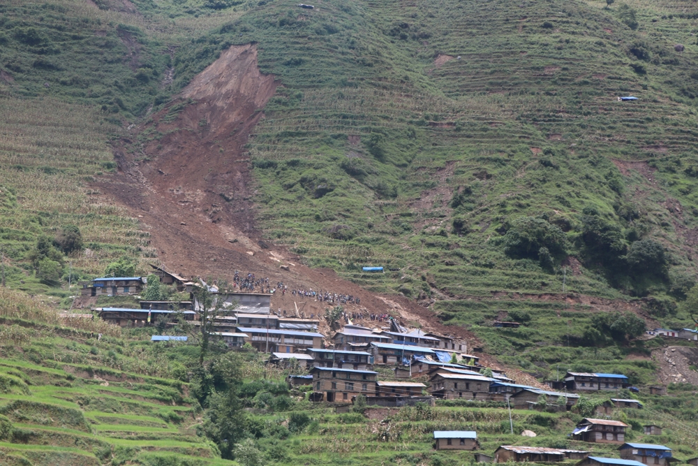Nepal’de sel ve toprak kaymaları 16 kişinin ölümüne neden oldu
