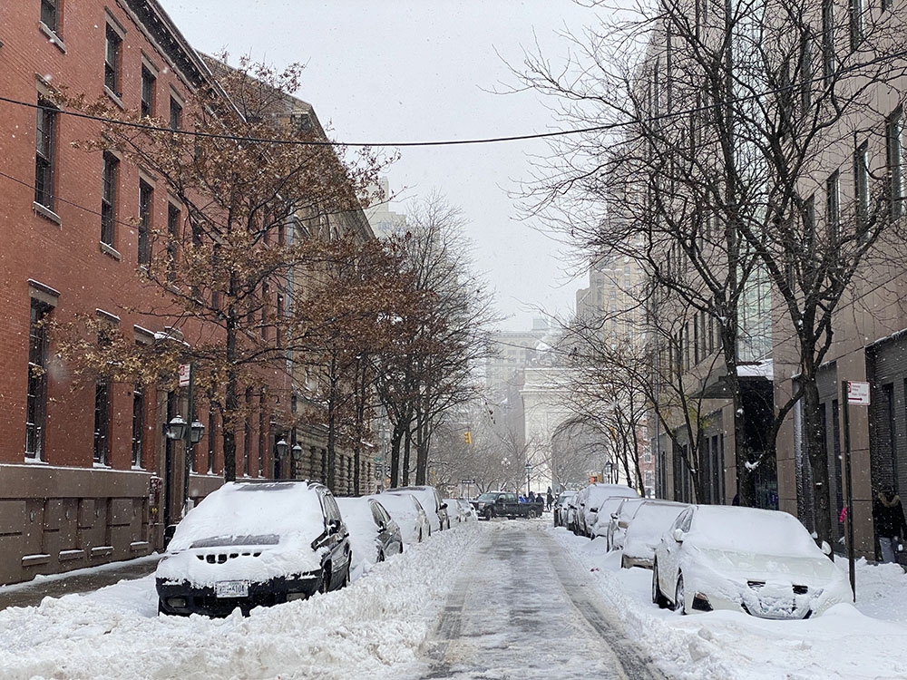 New York son yılların en şiddetli kar fırtınasının etkisi altında