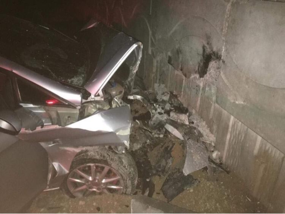 Niğde’de otomobil köprü duvarına çarptı: 3 ölü