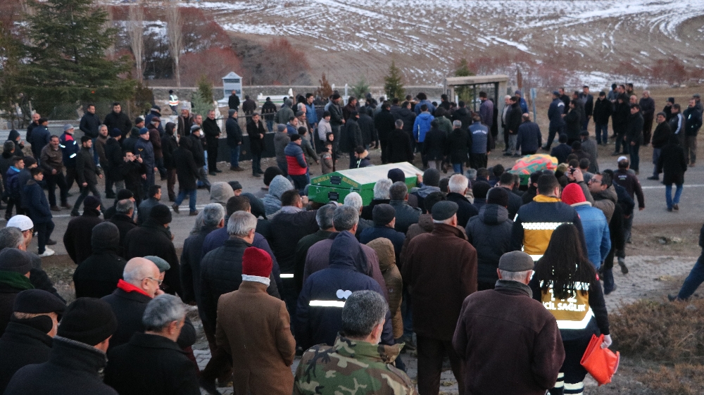 Niğde’de yangında ölen 4 kişi toprağa verildi