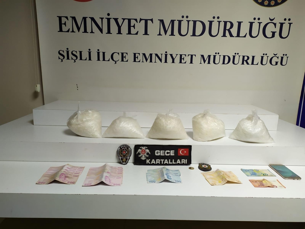 Nişantaşı’nda takside 1.5 milyon TL değerinde uyuşturucu yakalandı