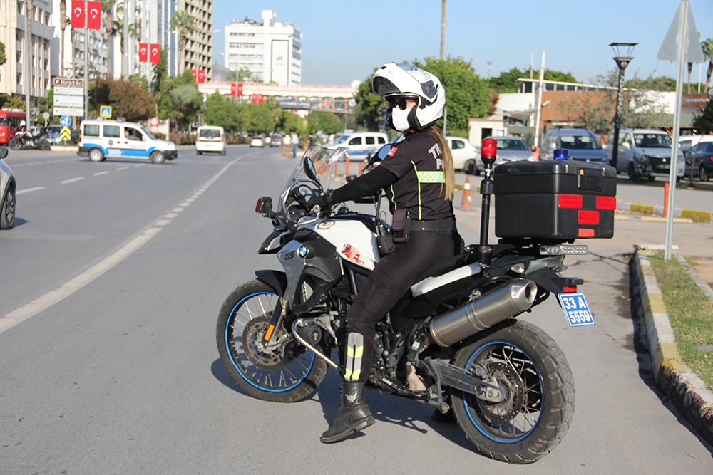 O, Mersin’in tek motorize kadın trafik polisi