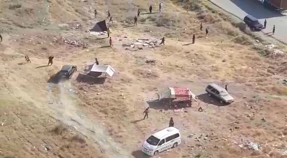Öfkesini alamadı, direksiyonu kalabalığın üzerine sürdü