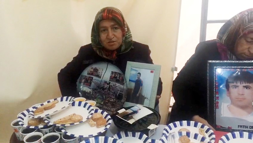 Oğlunu bekleyen anneden en acı doğum günü kutlaması