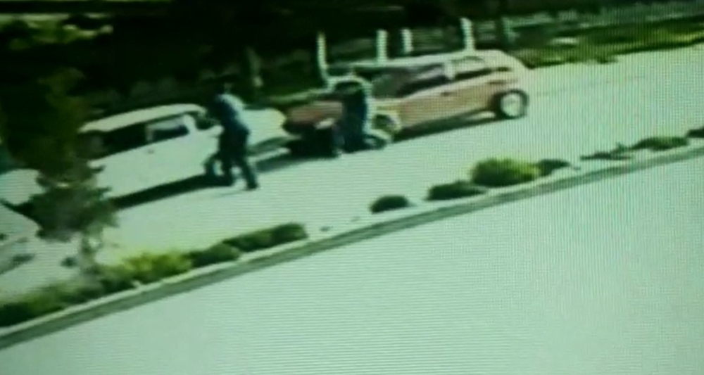 Oğlunun ölümüne neden olduğunu iddia ettiği kişiyi böyle vurdu