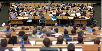 Öğrencilere af yolda