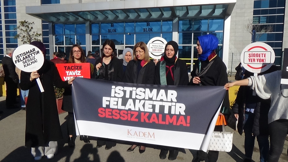 Öğrencisine Cinsel İstismarda Bulunduğu İddia Edilen Yüzme Öğretmeni Hakim Karşısına Çıktı