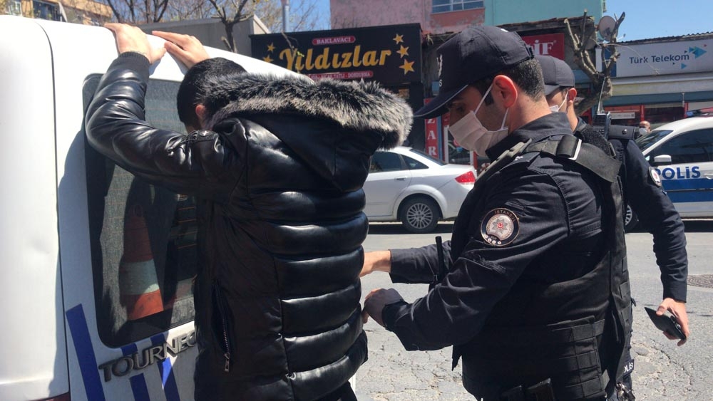 Okmeydanı’nda minibüs denetiminde ilginç diyalog