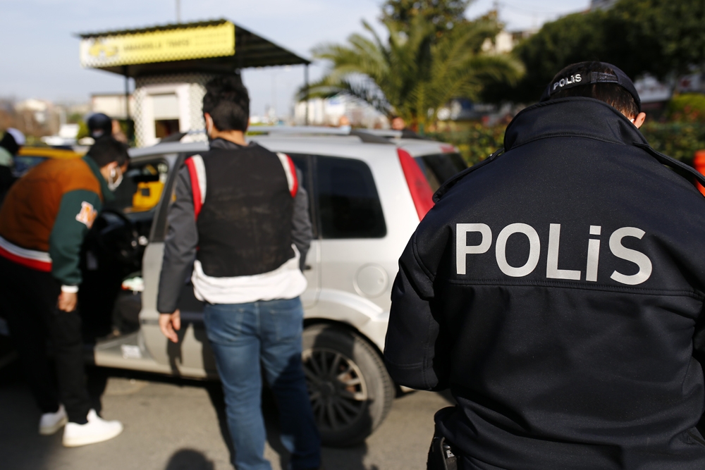 Okmeydanı’nda özel harekat polisi desteli dev uygulama