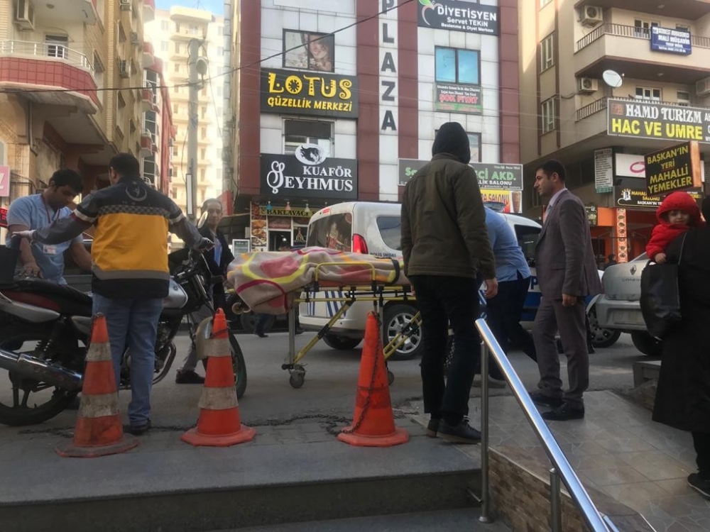 Öldürdüğü kadını kanepenin altına sakladı