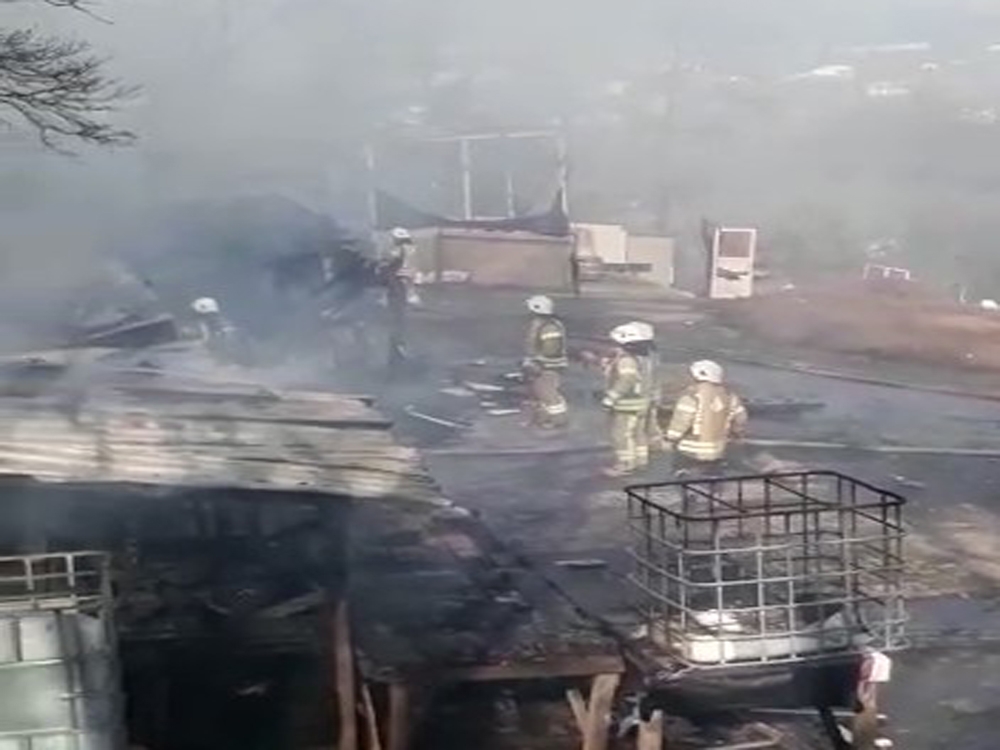 Ömerli’de korkutan ahır yangını