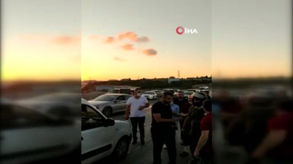 Önce büyükbaş hayvana sonra motosiklete çarptı