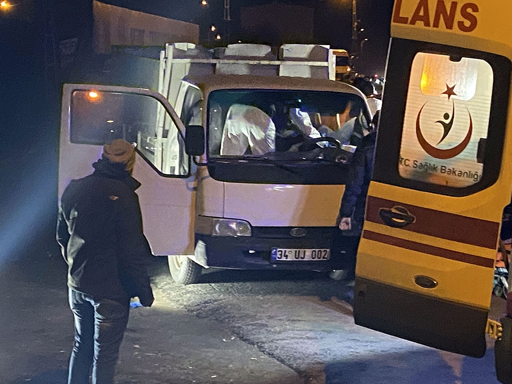 Önce eşini ve eniştesini öldürdü ardından kafasına sıktı