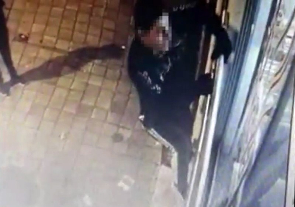 Örümcek Adam Gibi Hırsızlar Güvenlik Kamerasından Kaçamadı