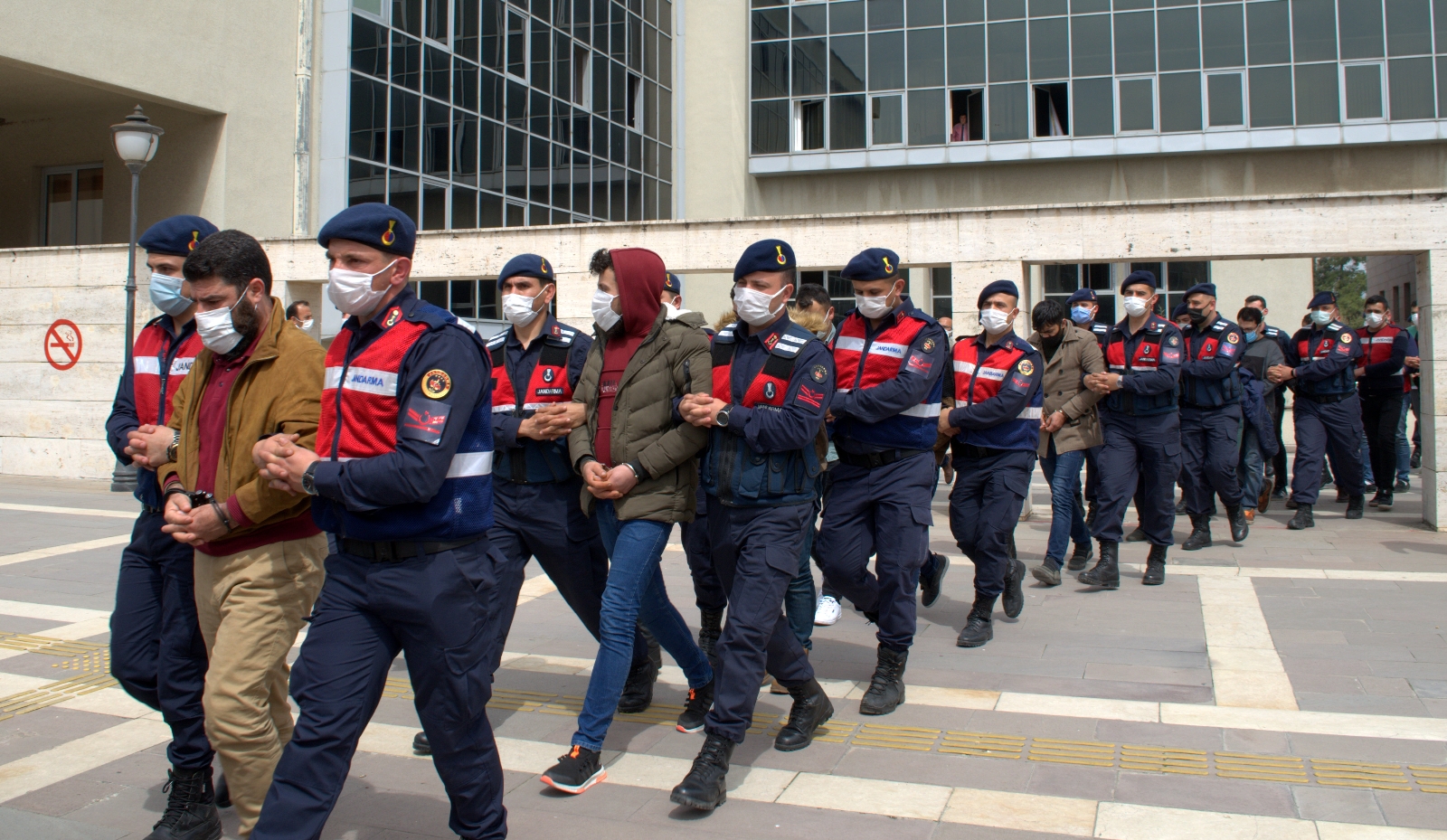 Osmaniye merkezli DEAŞ operasyonuna 6 tutuklama