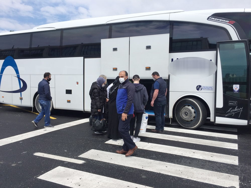 Otogarda 65 yaş üstü vatandaşların yolculuğu sürüyor