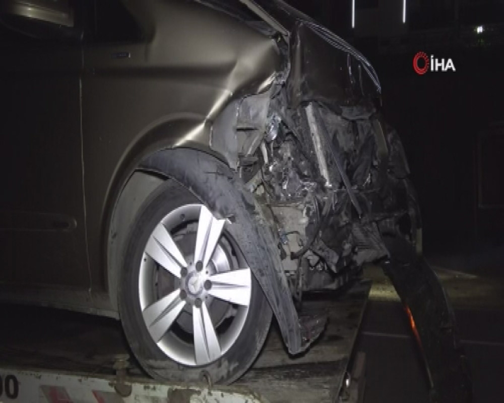 Otomobil ile minibüs çarpıştı: 6 yaralı