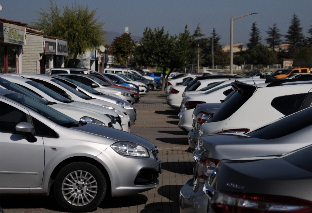 Otomobil satışlarındaki artış sürüyor