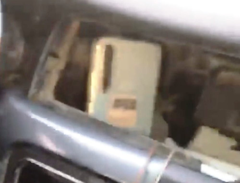 Otomobilin klimasında 51 adet cep telefonu bulundu
