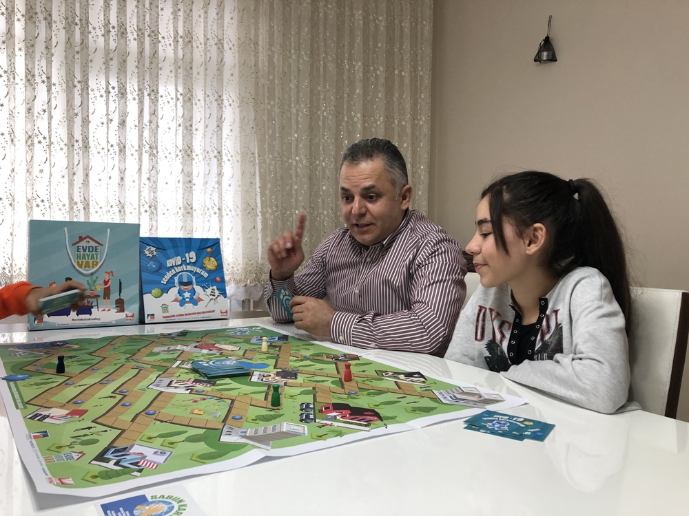 Oyunda çocuklar buldukları aşıyı Çekmeköy Devlet Hastanesi’ne götürecek