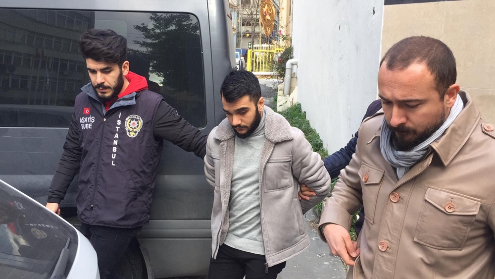 Öz annesini öldürdükten sonra cesedini böyle taşıdı