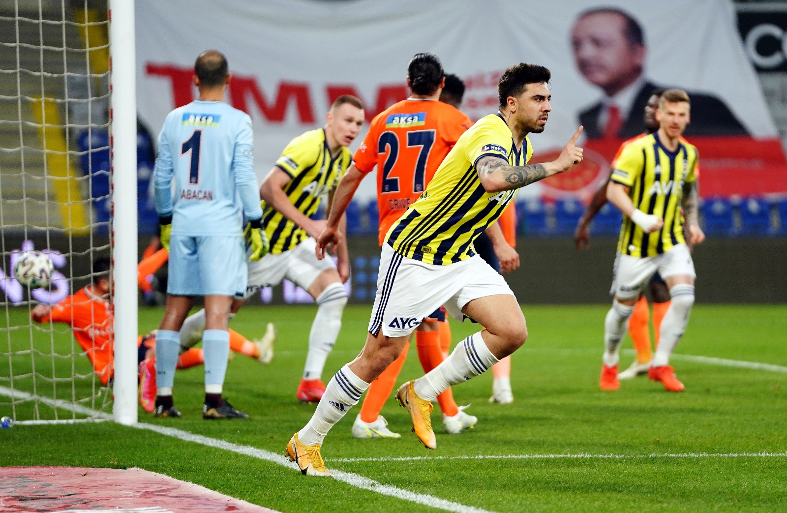 Ozan Tufan’dan 2 asist
