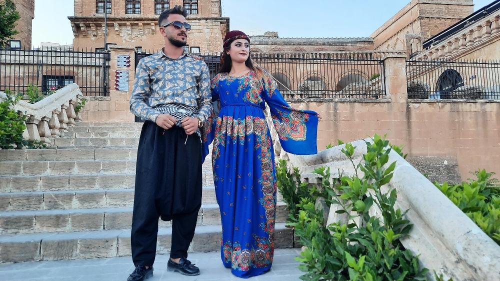 Özel dikim yöresel kıyafetler turistleri mest ediyor