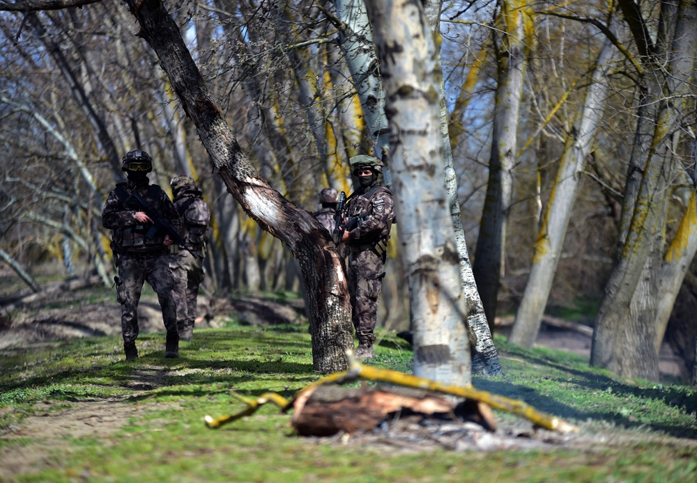 Özel Harekat Polisleri Meriç Nehri’ne indi, Yunan askerleri geri çekildi