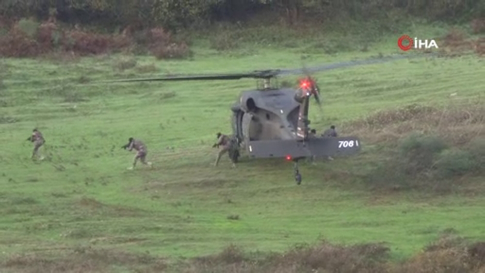 Özel Harekatçılar Araziye İndi