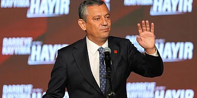 Özgür Özel yeniden CHP Genel Başkanlığına seçildi