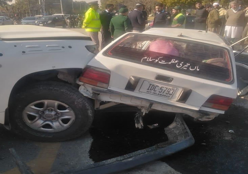 Pakistan’da ABD konsolosluk aracı kaza yaptı: 2 ölü, 4 yaralı