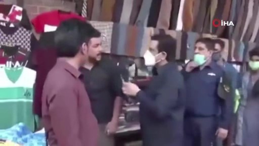 Pakistan’da gerçeği aratmayan komedi programı