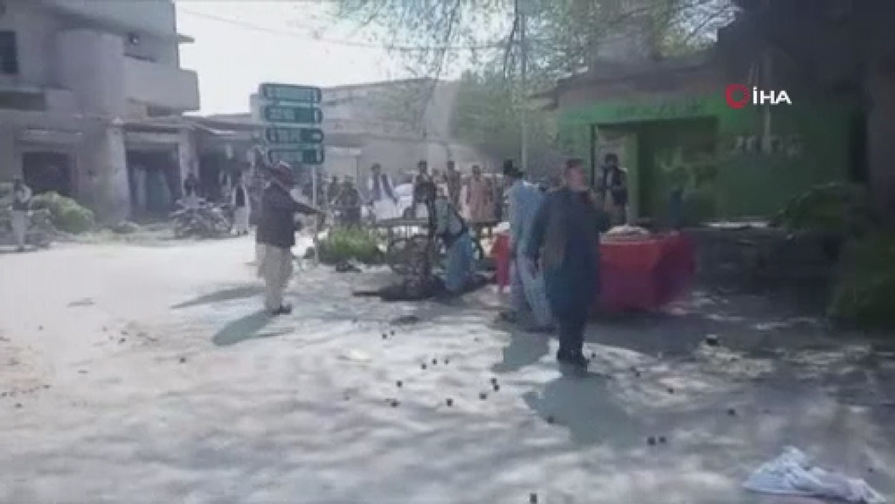Pakistan’da Keşmir yürüyüşüne bombalı saldırı: 16 yaralı