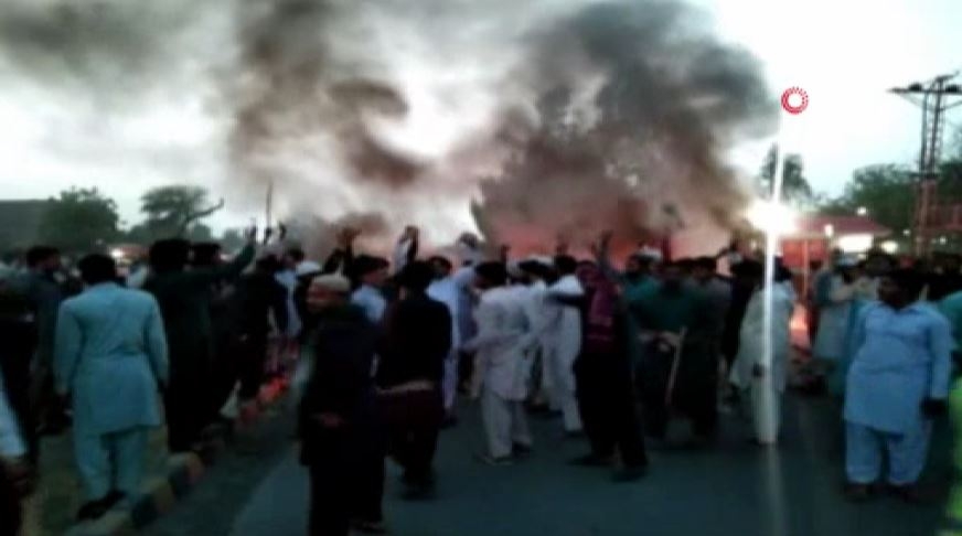 Pakistan’da Tahrik-i Lebbeyk Pakistan Partisi destekçileri sokağa indi, çıkan olaylarda 1 kişi öldü