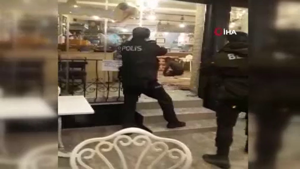 Palalı saldırgan böyle etkisiz hale getirildi