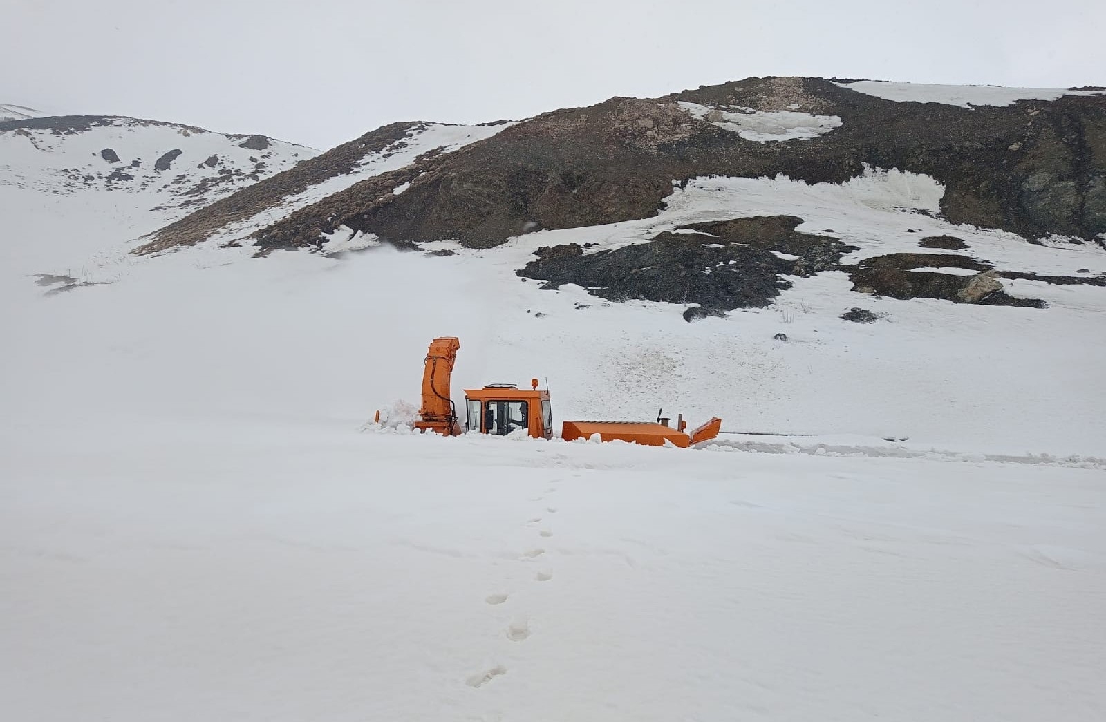 Palandöken geçidi ulaşıma açılıyor