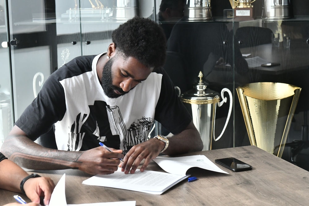 Panathinaikos, Howard Sant-Roos’u transfer etti