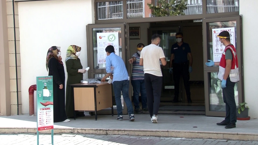 Pandemi süreci sonrası ilk ALES/1 sınavı gerçekleştirildi