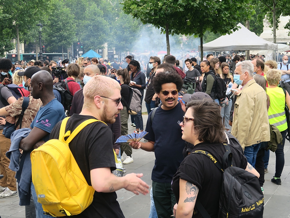 Paris’te artan ırkçılık ve polis şiddeti protesto edildi