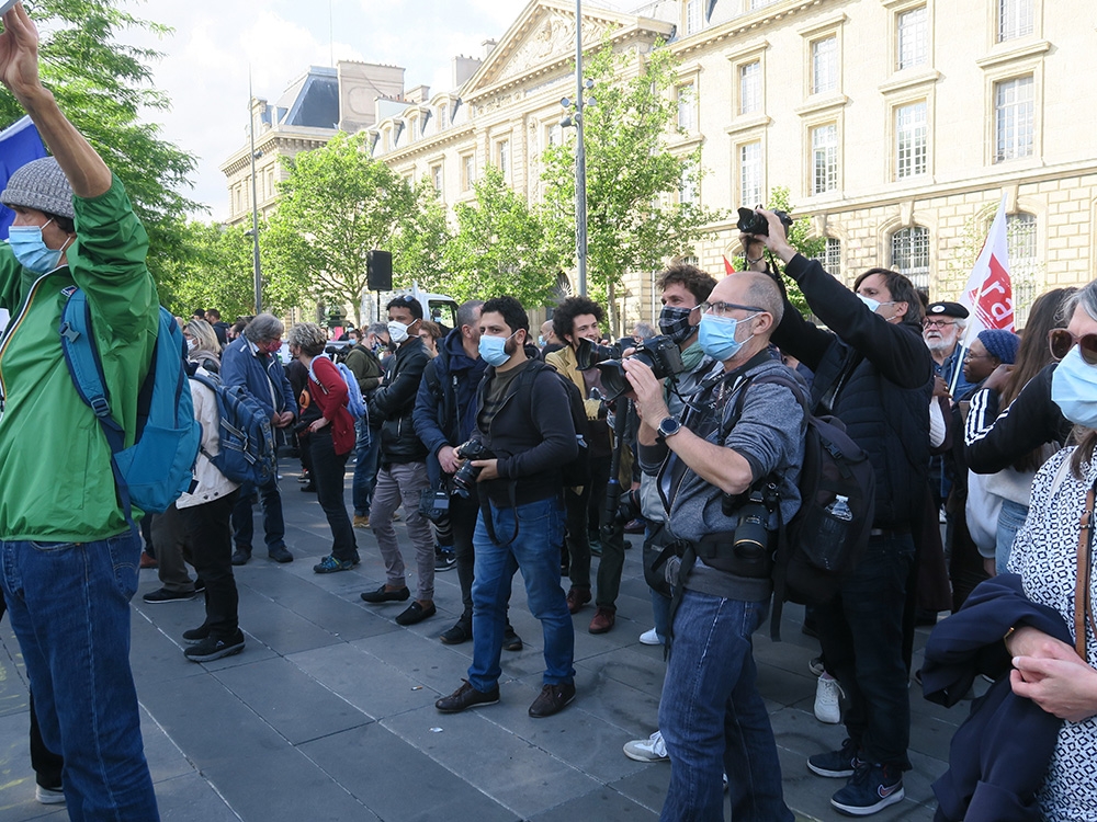 Paris’te ırkçılık karşıtı protesto