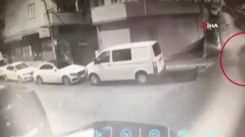 Park halindeki otomobili çalan zanlı 267 saatlik kamera görüntüsü izlenerek yakalandı